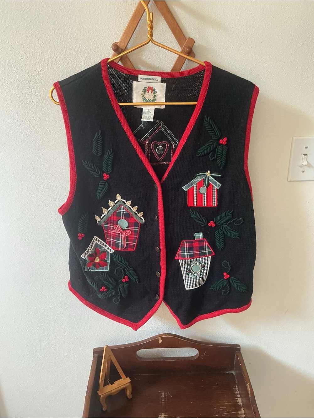 Vintage Women’s Embroidered Christmas Vest Size Large Birdhouse Appliqué Cotton